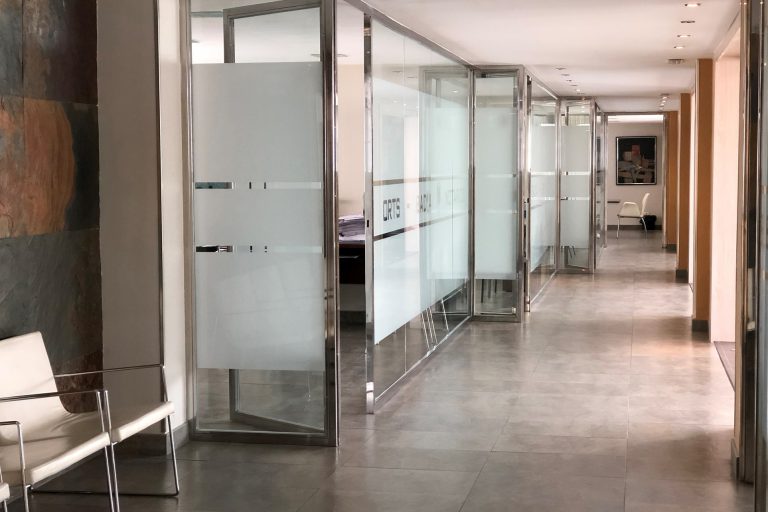 notaría en Valencia - cristales