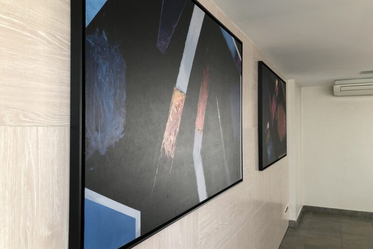 notario en Valencia - cuadro azul