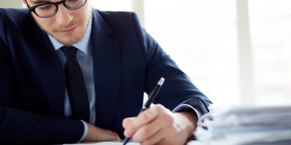 Honorarios notario para herencia en Valencia - firmar