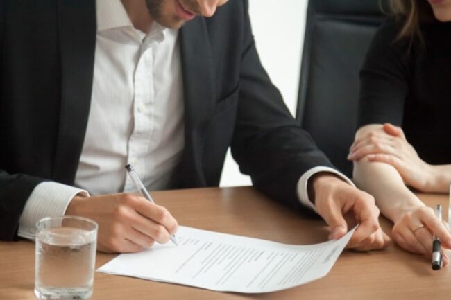 notarios económicos en Valencia - contrato