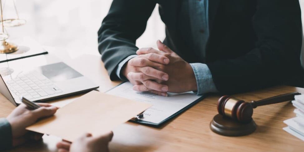 Notarios de Valencia - Traje