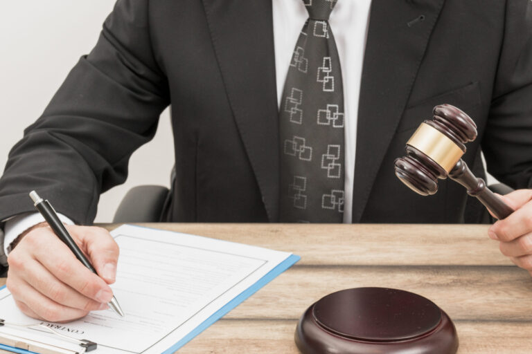 subastas notariales en valencia - juez