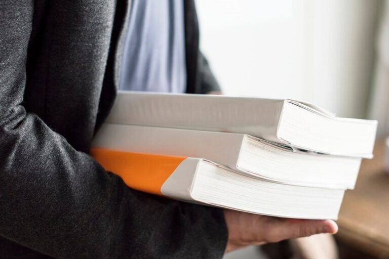 notarios en el centro de Valencia-libros