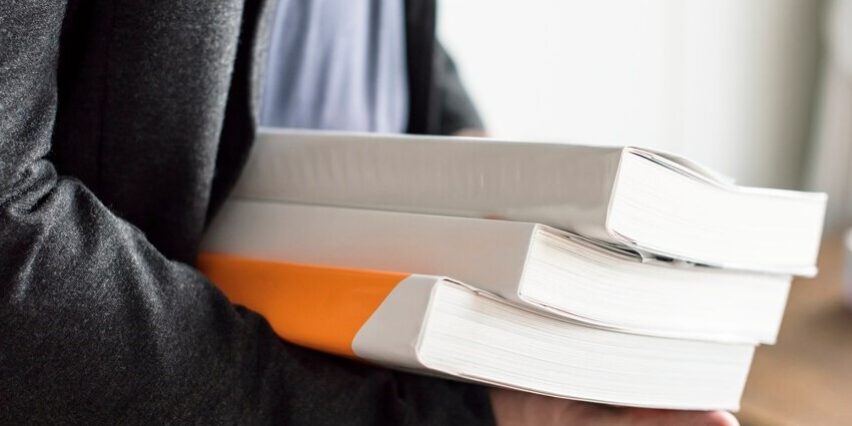 notarios en el centro de Valencia-libros