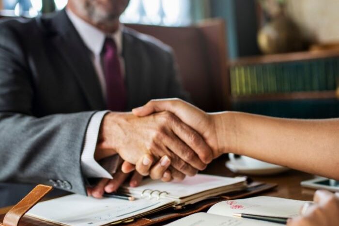 Asesoramiento notarial en Valencia - Apretón